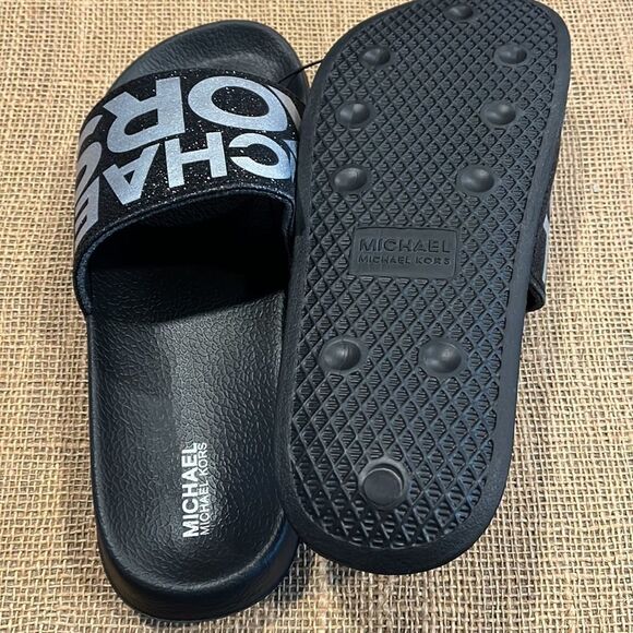 NWOT Kids Michael Kors slides - Picture 4 of 4